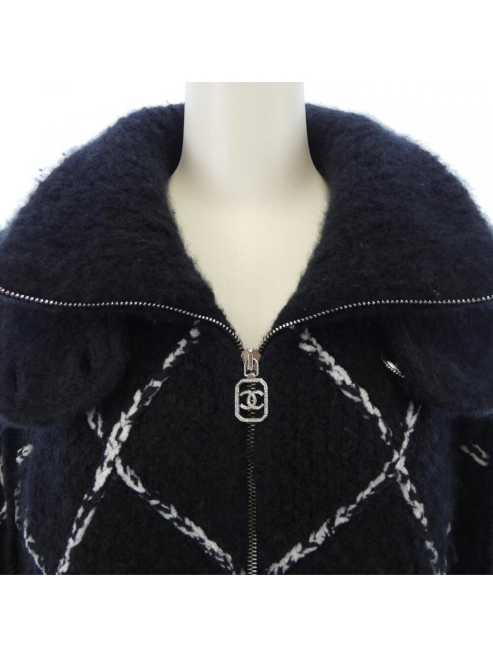 Chanel Coco Neige Jacket - Picture 7 of 8